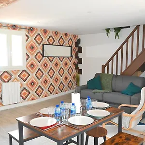 Travel 10mn Aeroport Cdg , Villeneuve-sous-Dammartin France